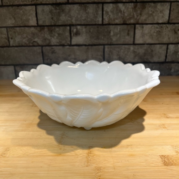 Vintage 1960s Indiana Glass Milk Glass Footed Serving Bowl Wild Rose 9” - Picture 4 of 8